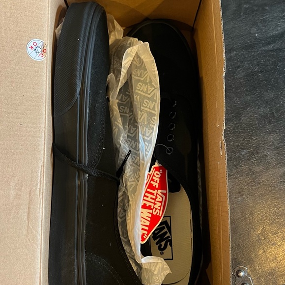 Vans Authentic Black Sneakers - Picture 4 of 4